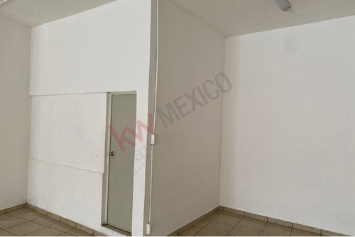 ¡renta De Local Comercial Con Excelente Ubicación En El Centro!