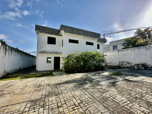 Se Vende Casa 500m2 6h/8b/10p Loma Linda