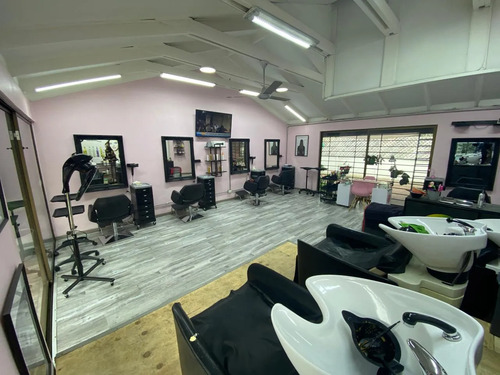 Estupenda Casa Habilitada Como Local Comercial