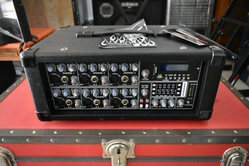Consola Mezcladora Amplificada 6 Ch Audiobahn Apm6300i 300w 
