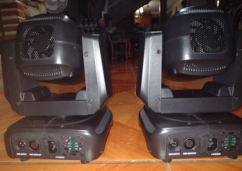 2 Cabezas Móviles 1r De 100w (Usado)