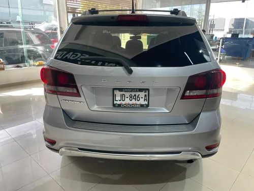 Dodge Journey 2.4 Sxt Sport 7 Pasajeros At