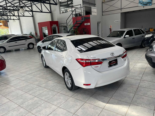 Imagen 3 de 7 de Toyota Corolla 2016 1.8 Xei Mt Pack 140cv