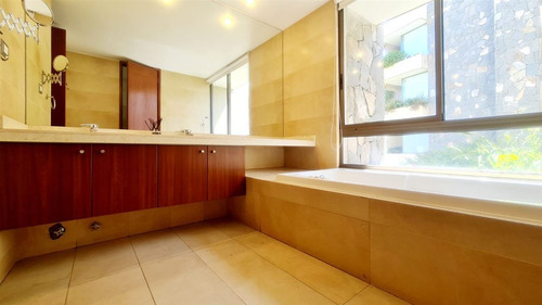 Departamento 4 Dormitorios En Arriendo En Vitacura