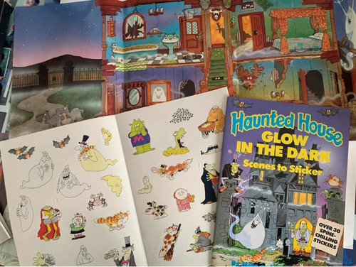 Haunted House Glow In The Dark Libro+30 Stickers+poster