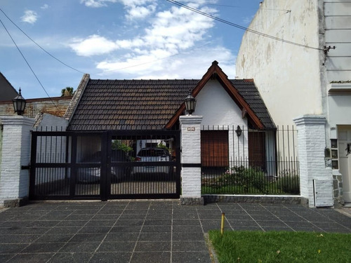 Imagen 1 de 7 de Venta De Casa Chalet En Wilde Centro