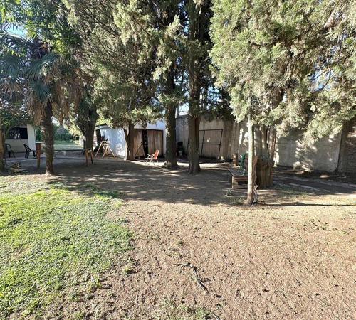 Casa Quinta Con Lote 4 Ambientes Con Amplio Parque Ezpeleta