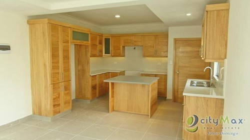 Imagen 4 de 10 de Casa En Venta En La Autopista San Isidro Con Jacuzzi Venta