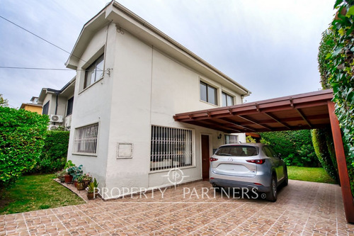 Casa En Venta En Ñuñoa! Impecable, Lista Para Vivi...
