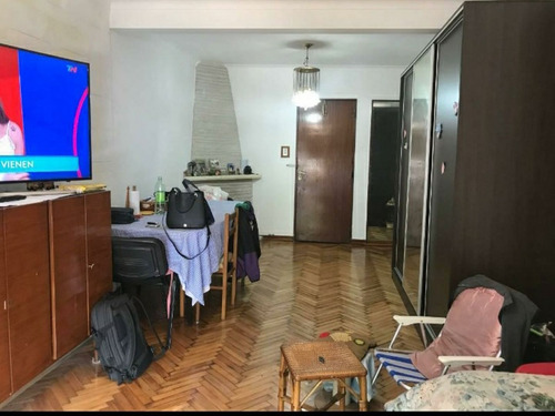 Retasado. Venta Departamento De Tres Ambientes Al Frente.
