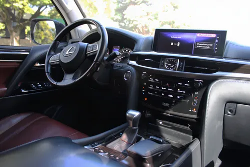Lexus LX 5.7 570