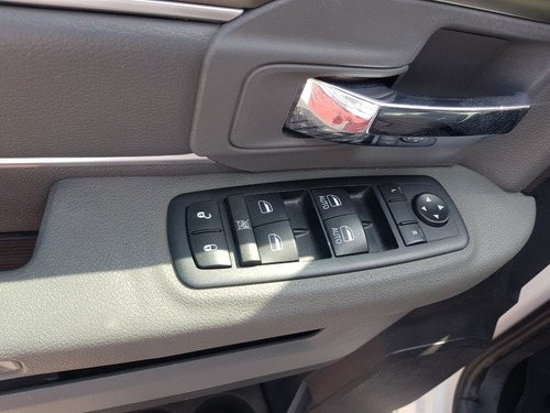 Dodge Ram Slt Doble Cabina 4x4 V6 2016 Ac Ba Ee Abs