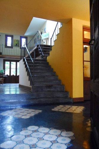 Imagen 4 de 12 de Uriarte Al 1900 Entre Nicaragua Y Soler, Palermo. Casa De 3 Plantas. 5 Ambientes. 4 Dormitorios, 2 En Suite. Superficie 170 M2. Pileta En La Parte Trasera De La Casa. 2 Cocheras. Dependencias