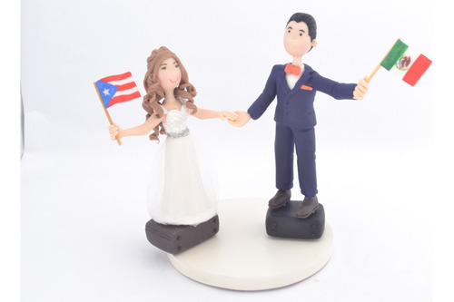 Novios Personalizados Sobre Maletas De Viaje Y Banderas