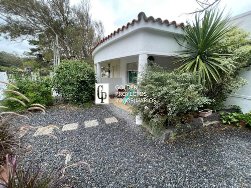 Casa En  Venta Floresta A 1 De La Rambla