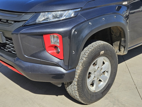 Mitsubishi L200 L200 D/c 2.4 Work Cr 4x2 Wf Doble Airbag Cc