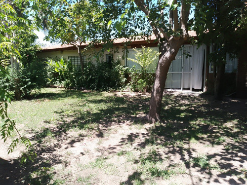 Casa En Venta - 4 Dormitorios 2 Baños - 450mts2 - Mar Del Tuyú