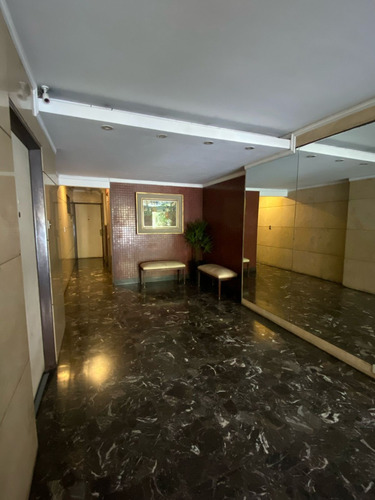 Alquiler Tradicional - Departamento 1 Ambiente S/muebles C/balcón Francés - Paraguay 2800 - Recoleta