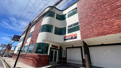 Local En Renta A Pie De Boulevard Euquerio Guerrero 81 M2