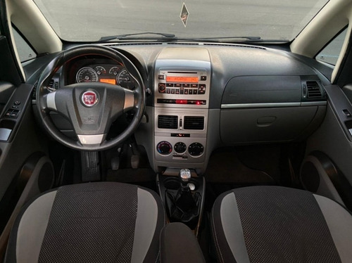 Imagem 9 de 12 de Fiat Idea Sporting 1.8