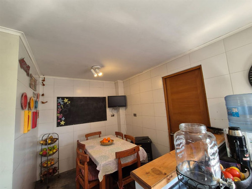 Casa En Venta De 6 Dorm. En Pelarco