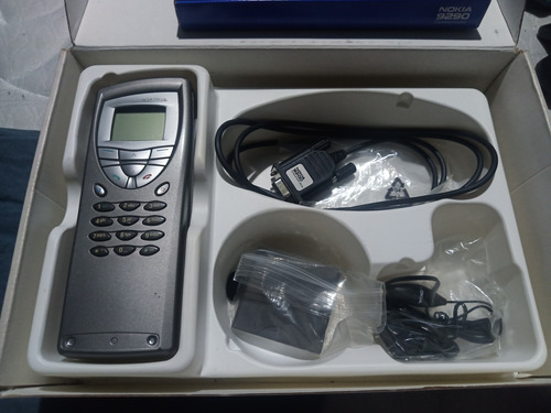 Nokia Clásico 9290 Con Sus Accesorios Originales 