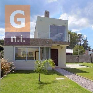 Casa En Piriápolis (las Flores) - Ref . 5227