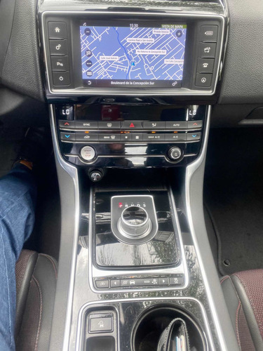 Imagen 7 de 15 de Jaguar Xe 2016 2.0 R-sport At
