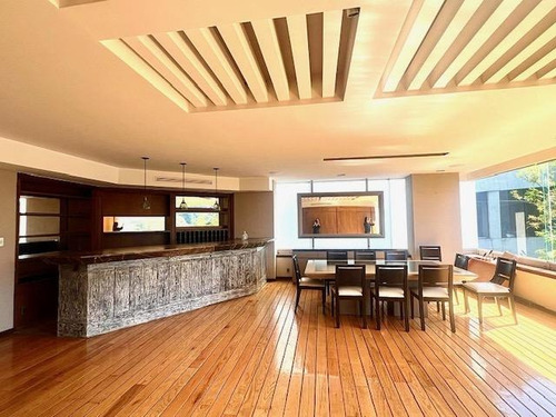 Bosque De Las Lomas, Espacioso Departamento Remodelado De 330m2, Vista Arbolada, Sala-comedor, Bar, Baño De Visitas, Sala De T.v. 3 Amplias Recamaras Con Baño Cada Una, Vestidores, Cocina Equipada, Ár