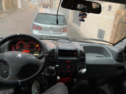 Imagem 2 de 11 de Peugeot Box