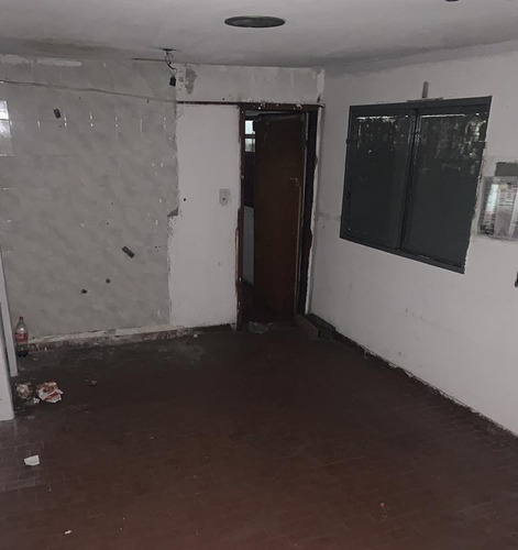 Imagen 5 de 8 de Depósito - Versalles