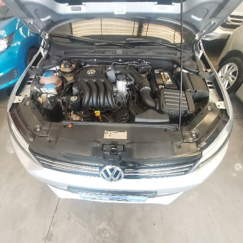 Volkswagen Jetta 2.0 Comfortline (flex) Flex Automático