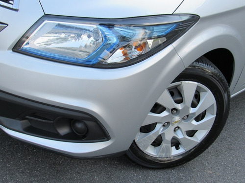 Imagem 12 de 15 de Chevrolet Onix 1.4 Mpfi Lt 8v