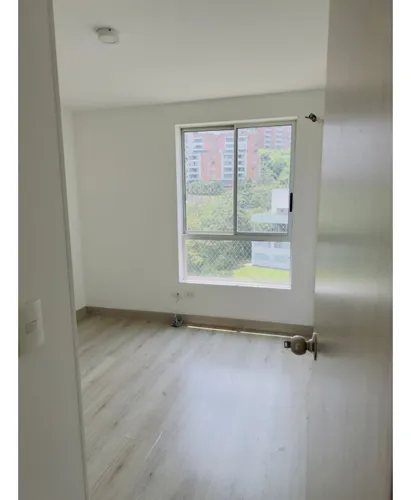 Venta Apartamento De 112mts2 En Los Cristales, Oeste De Cali 13412-1