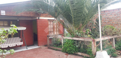 Casa En Venta De 4 Dorm. En El Bosque