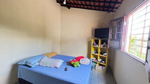 Casa De 6 Cômodos Com Área Livre