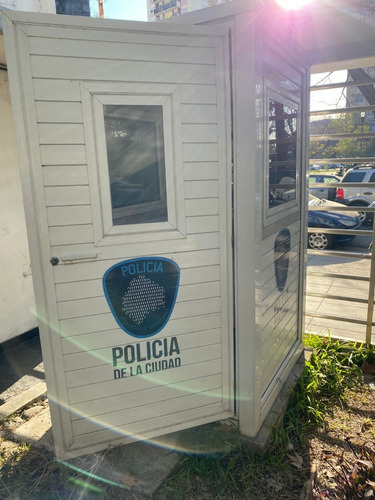 Imagen 4 de 4 de Cabina Garita De Vigilancia Policia De La Ciudad Blanca