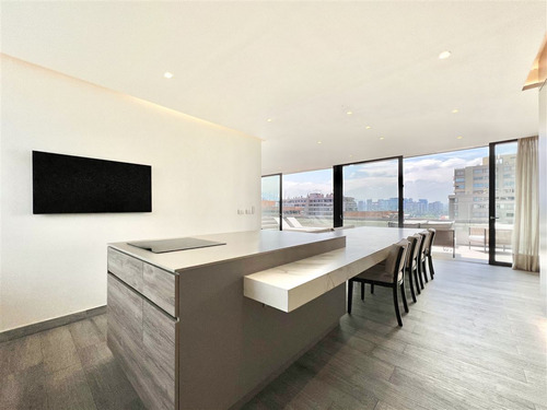 Moderno Penthouse: El Golf