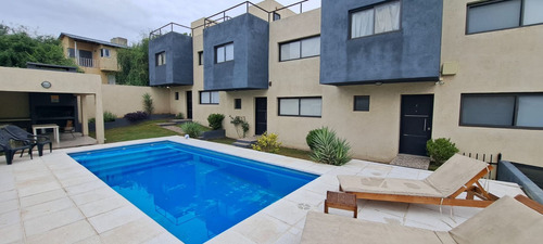 Se Vende Duplex Con Pileta Y Cochera En Carlos Paz