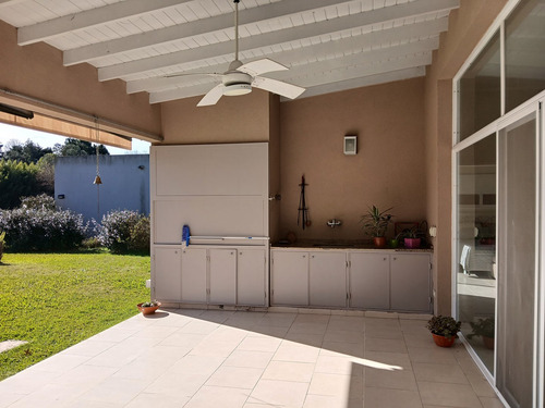 Casa Chalet En Venta En Exaltación De La Cruz, G.b.a. Zona Norte, Argentina