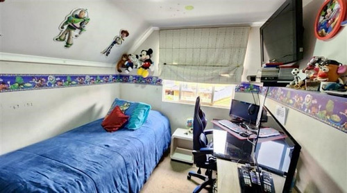 Casa En Venta De 3 Dorm. En Jardines Las Vizcachas