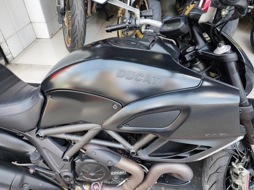 Imagem 3 de 14 de Ducati Diavel 1200