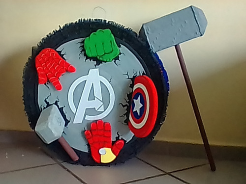 Piñata Avengers 