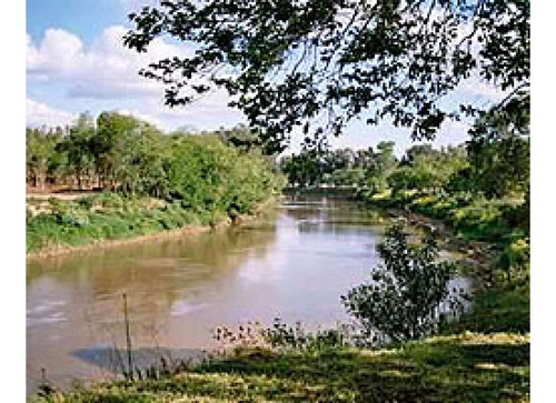 Permuto Lote Con Quincho Y Mejoras En Oliveros, A Metros Del Carcarañá Por Depto En Rosario.