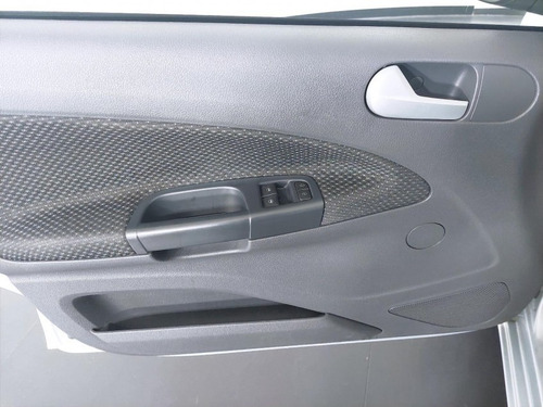 Imagem 9 de 15 de 149330 - Volkswagen Voyage 2016 Com Garantia