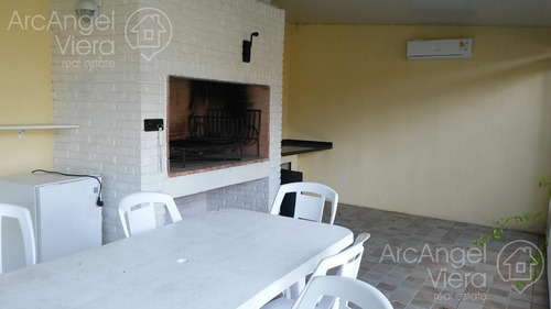 Casa Con Piscina En Playa Mansa - Punta Del Este