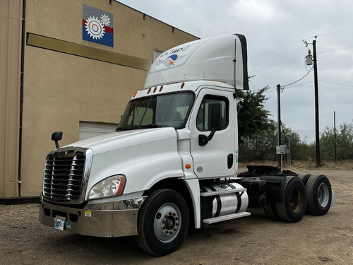 Tracto Camión Freightliner Cas 125 Año: 2015 Dd13 Gm108772