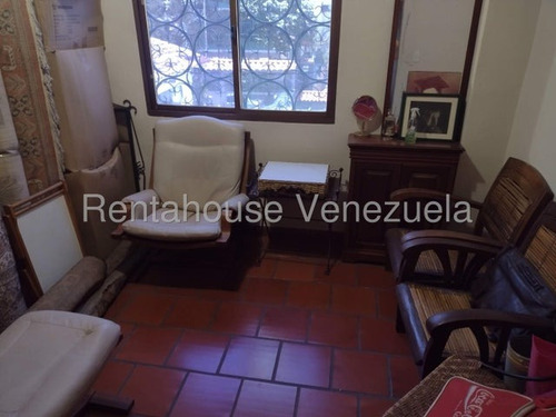 Bella Casa De 2 Pisos ,bien Distribuida En Venta Ubicada En Las Acacias 25-16813