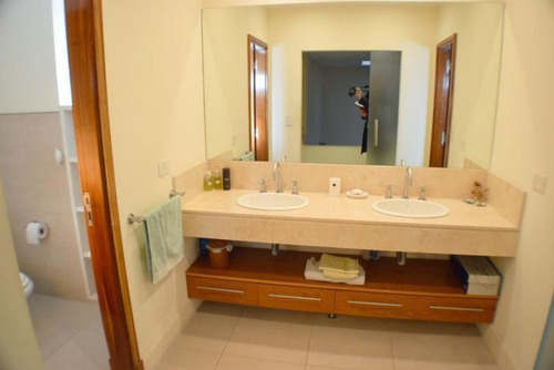 Imagen 13 de 17 de Casa En Venta En Villa Luzuriaga