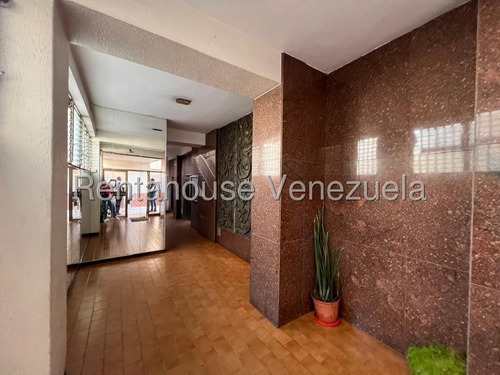 Apartamento Grande California Norte Buena Ubicacion 25-12226